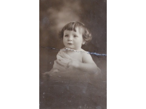 Mrs Jose Ellis nee Lewis as a child aged c.18 months old 